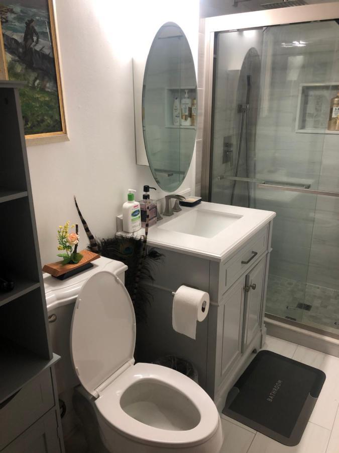 Private Room With Private Full Bathroom Chicago Bagian luar foto